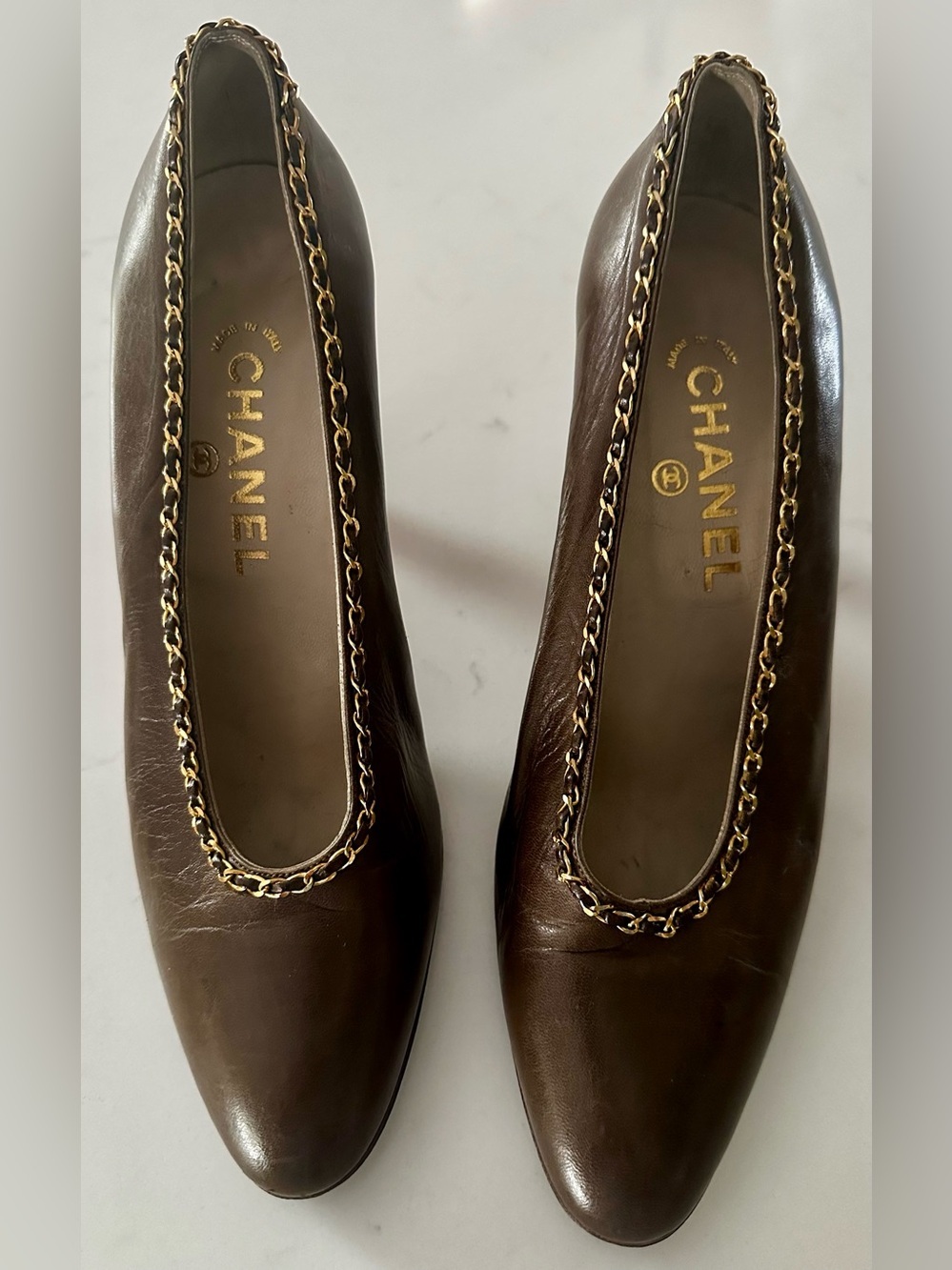 Vintage CHANEL Brown Leather Chain-Trim Pumps Size 37.5 EUC